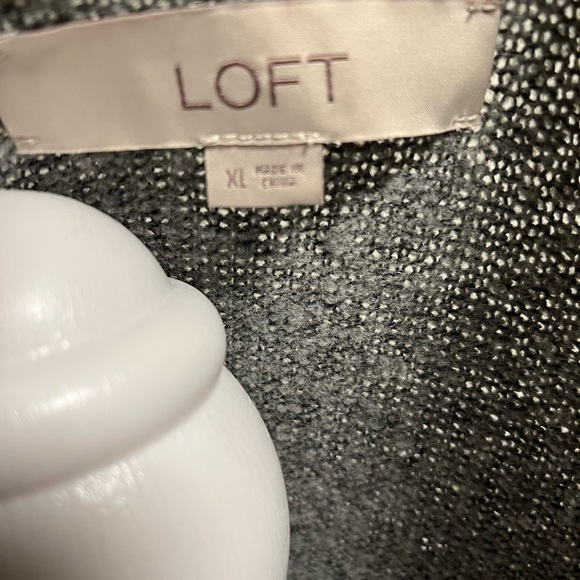 LOFT mid length gray cardigan no damage like new. Smoke free home clean - Picture 5 of 5